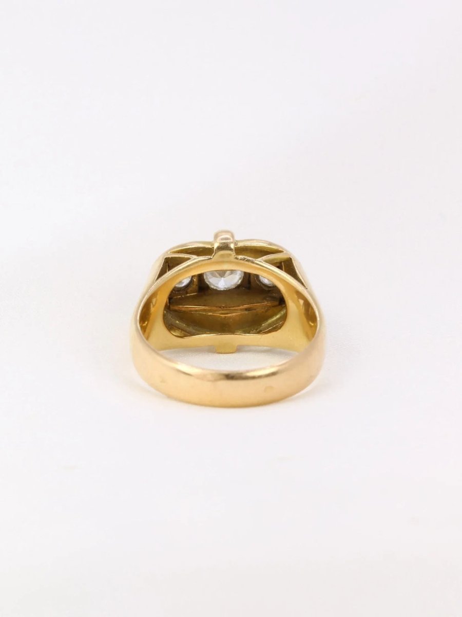 Bague tank Art-Déco en or jaune et diamants - Castafiore