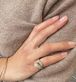 Bague Toi et moi en or jaune, émeraude et diamants - Castafiore