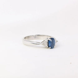 Bague trilogie en or, saphir ovale et diamants troïdia - Castafiore