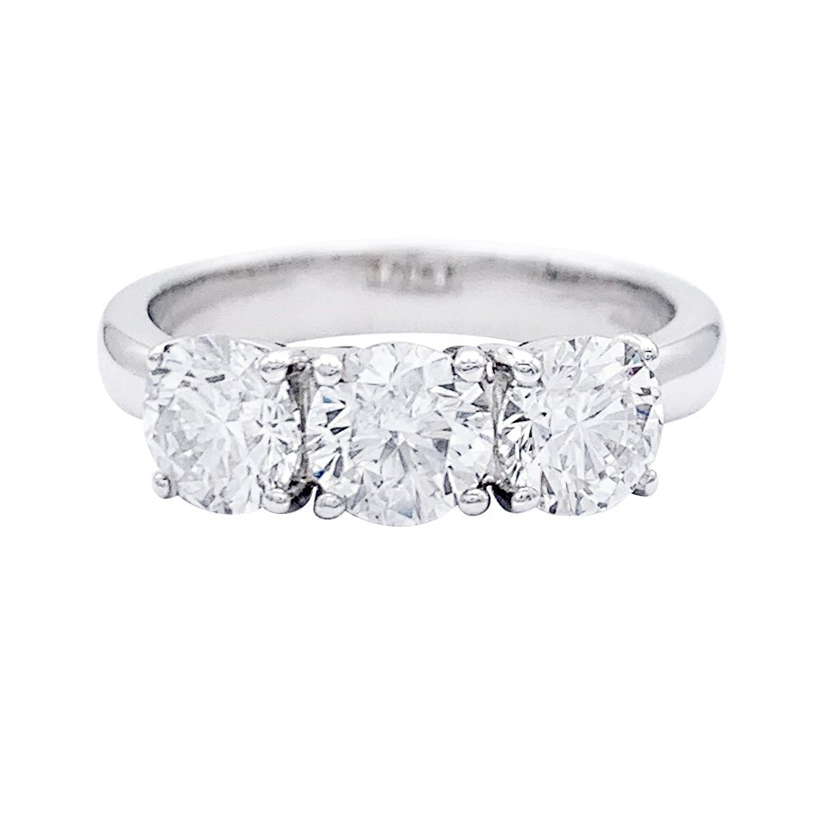 Bague "trilogie", or blanc, diamants. - Castafiore