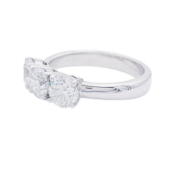 Bague "trilogie", or blanc, diamants. - Castafiore