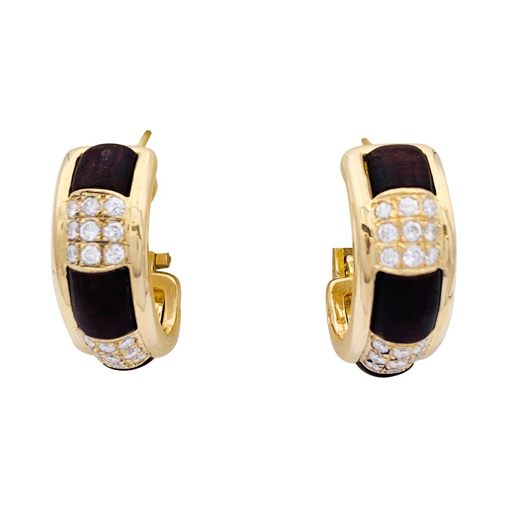 Boucles d'oreilles BOUCHERON "Les Plurielles", en or jaune, diamants et bois d'amourette - Castafiore