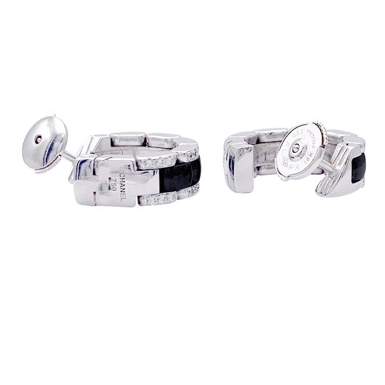 Boucles d'oreilles CHANEL "Ultra" en or blanc, céramique et diamants - Castafiore