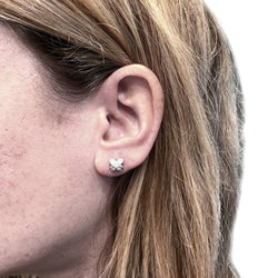 Boucles d'oreilles CHAUMET, "Liens" en or blanc et diamants - Castafiore