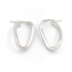 Boucles d'oreilles Créoles ondulées en or blanc et diamants - Castafiore