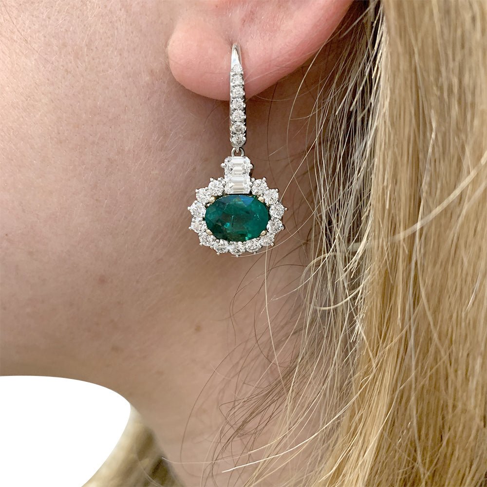 Boucles d'oreilles en or blanc, émeraudes et diamants - Castafiore