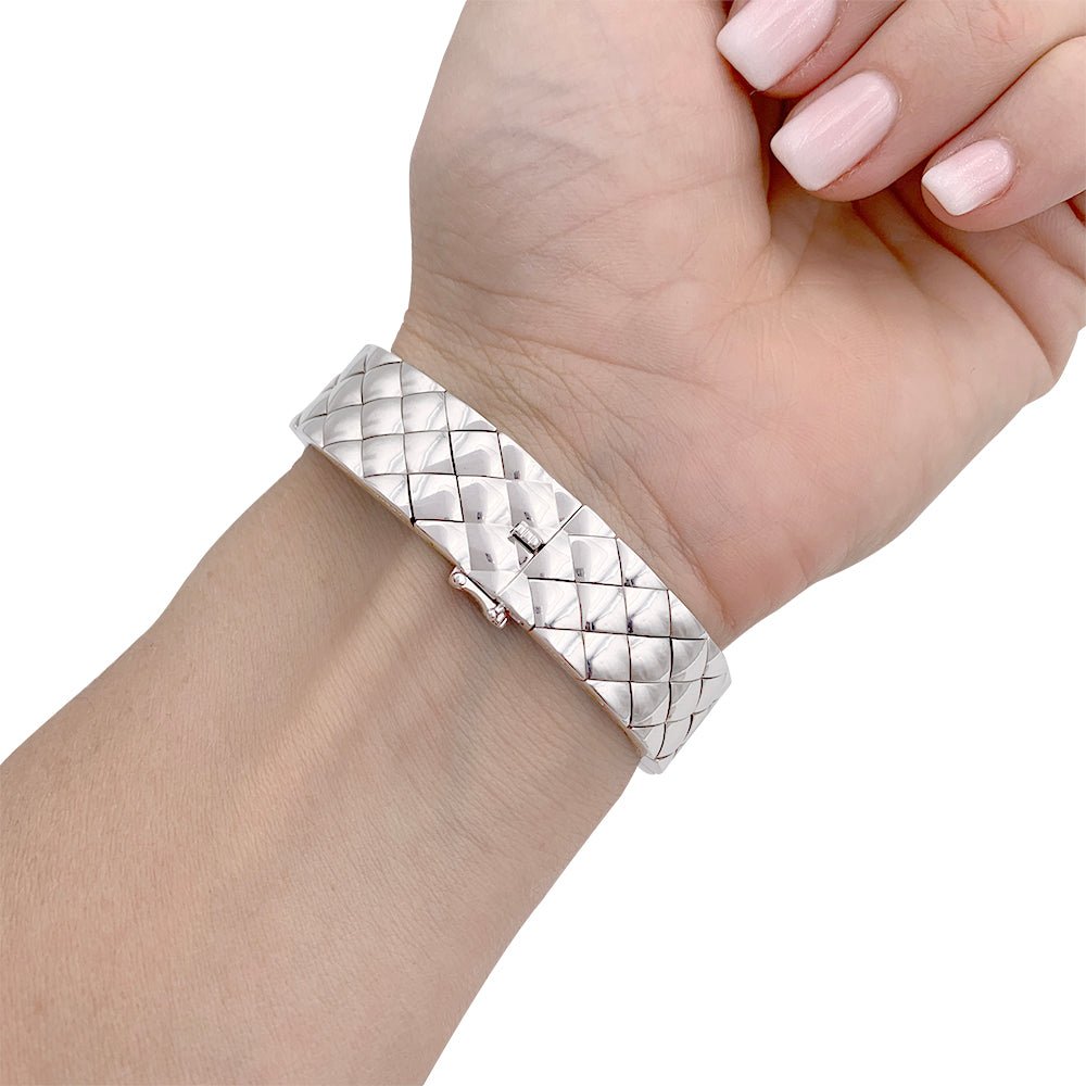 Bracelet CHANEL "Matelassé" en or blanc - Castafiore