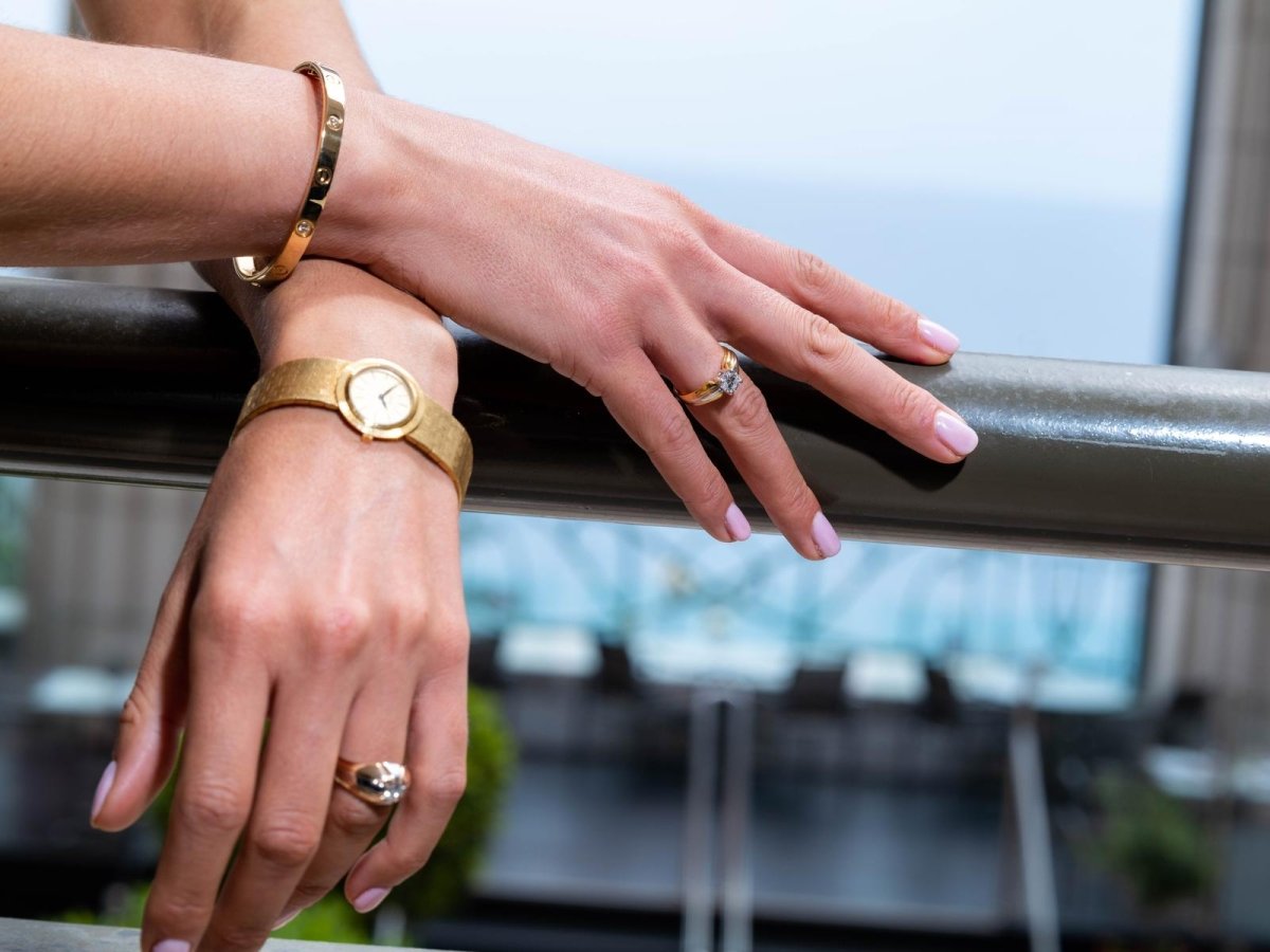 Bracelet Jonc CARTIER "Love" en or jaune et diamants - Castafiore