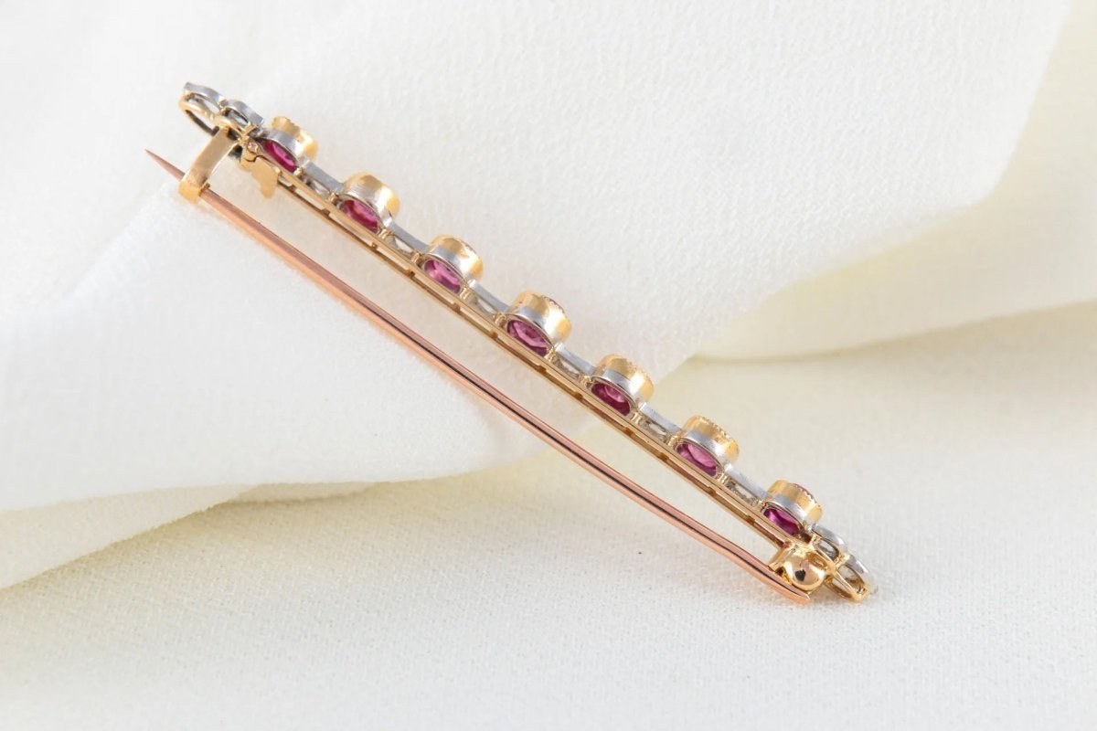 Broche Barrette Ancienne en Or, Diamants et Saphirs Roses - Castafiore