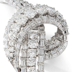 Broche en or blanc et diamants - Castafiore