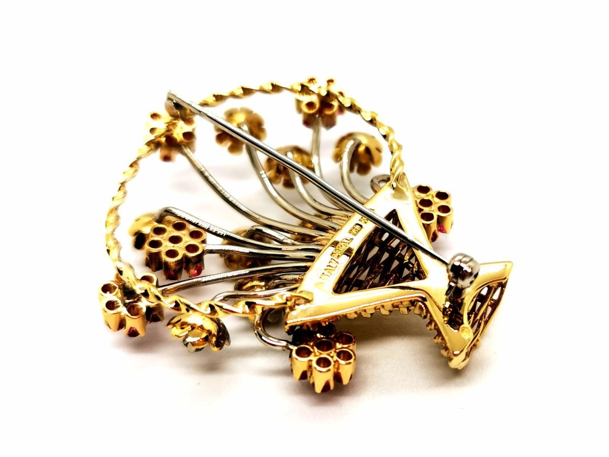 Broche fleur en 2 ors, diamants et rubis - Castafiore