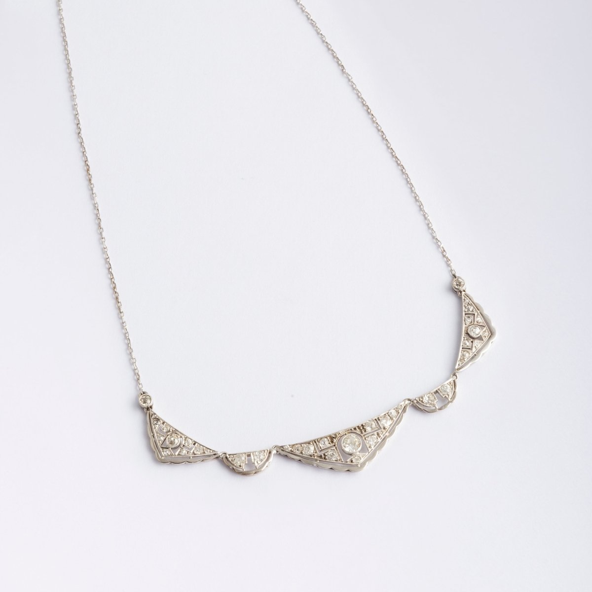 Collier Art déco, platine et diamants - Castafiore