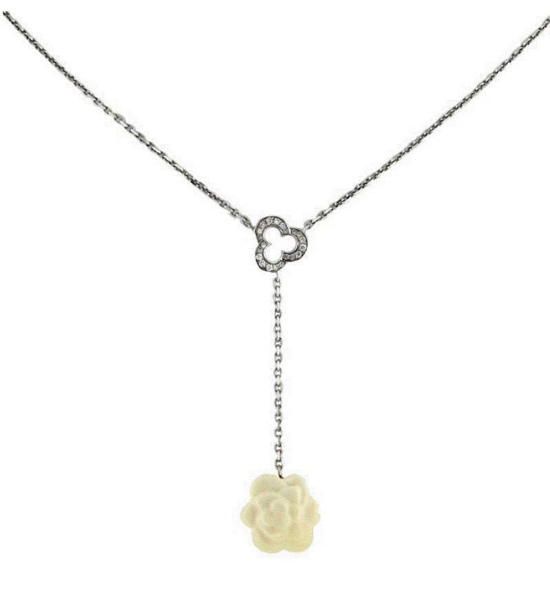 Collier CHANEL "Camélia Mini" - Castafiore