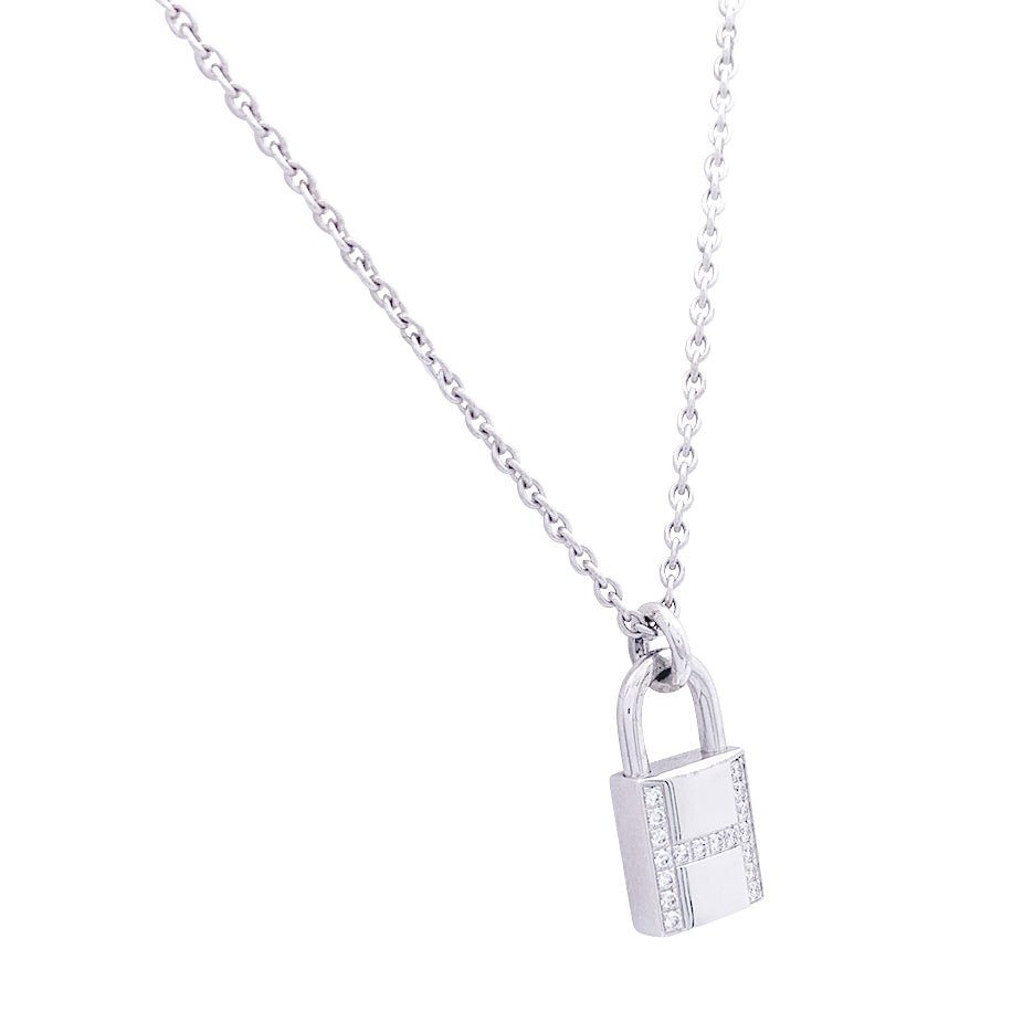Collier HERMÈS "Kelly Cadenas" en or blanc et diamant - Castafiore