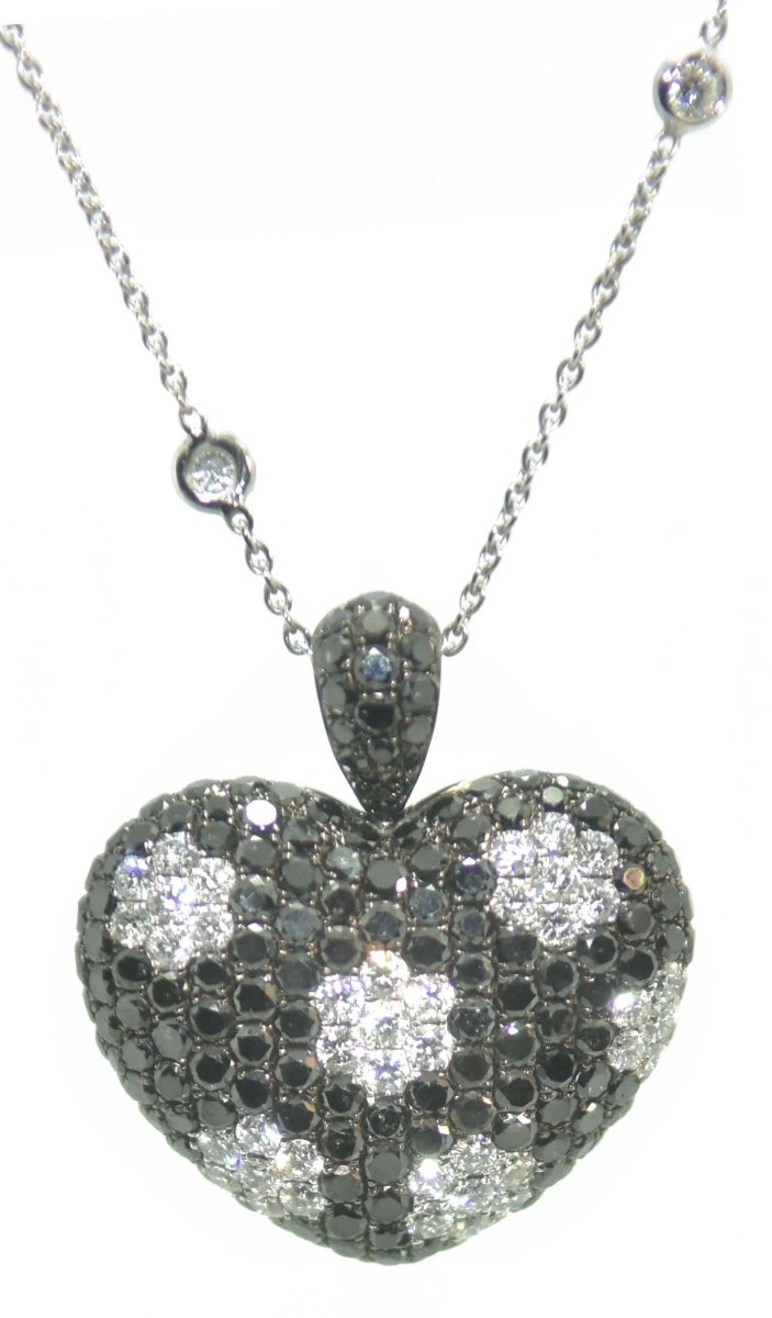 Collier ornée d'un pendentif formant un cœur en diamant noirs et blancs - Castafiore