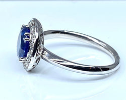 Bague de fiançailles en or blanc 18 carats en saphir et diamants
