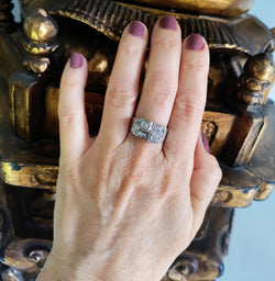 Bague Art Déco en platine et diamants