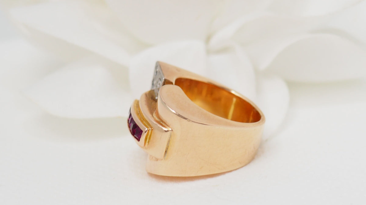 Bague Tank en or jaune, diamants et rubis