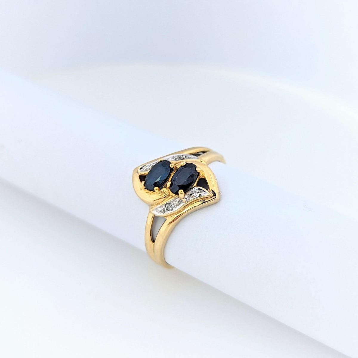 Bague en or jaune diamants et saphirs