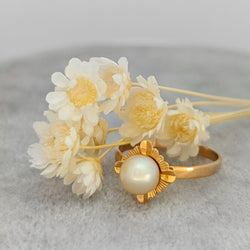 Bague en or jaune et perle