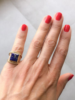 Bague étrusque en or et lapis