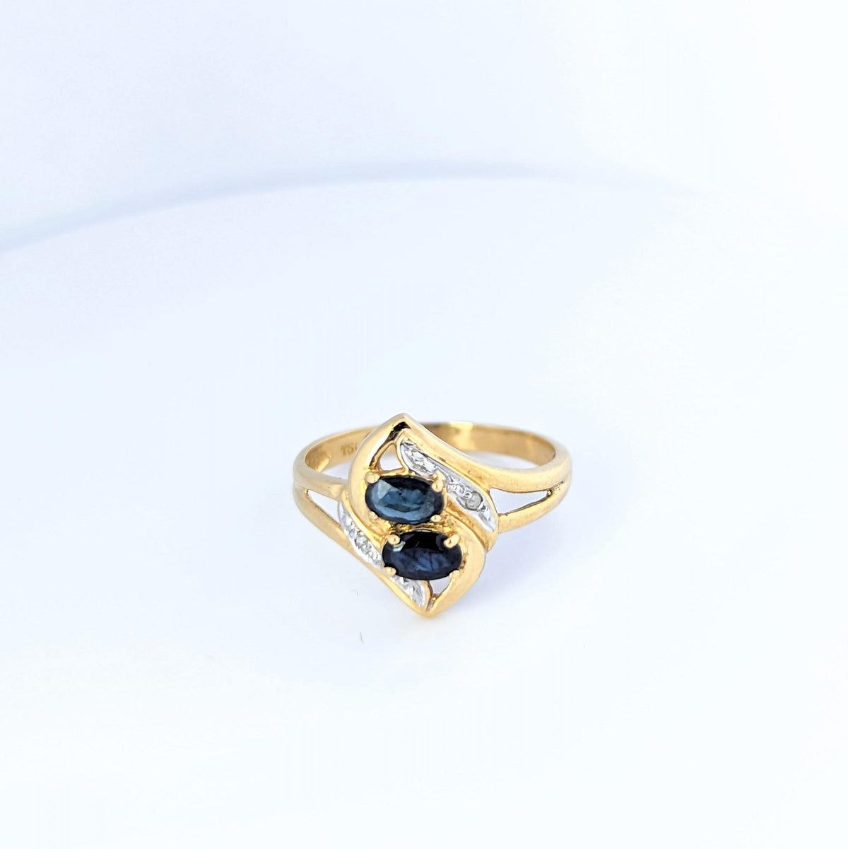 Bague en or jaune diamants et saphirs