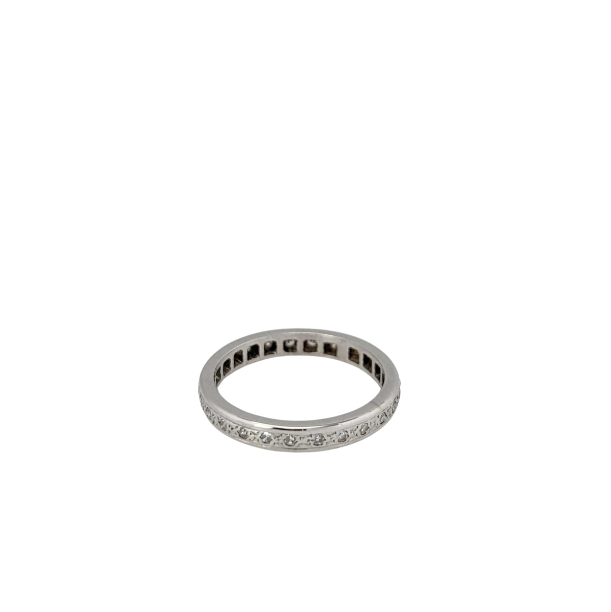 Alliance en or blanc et diamants