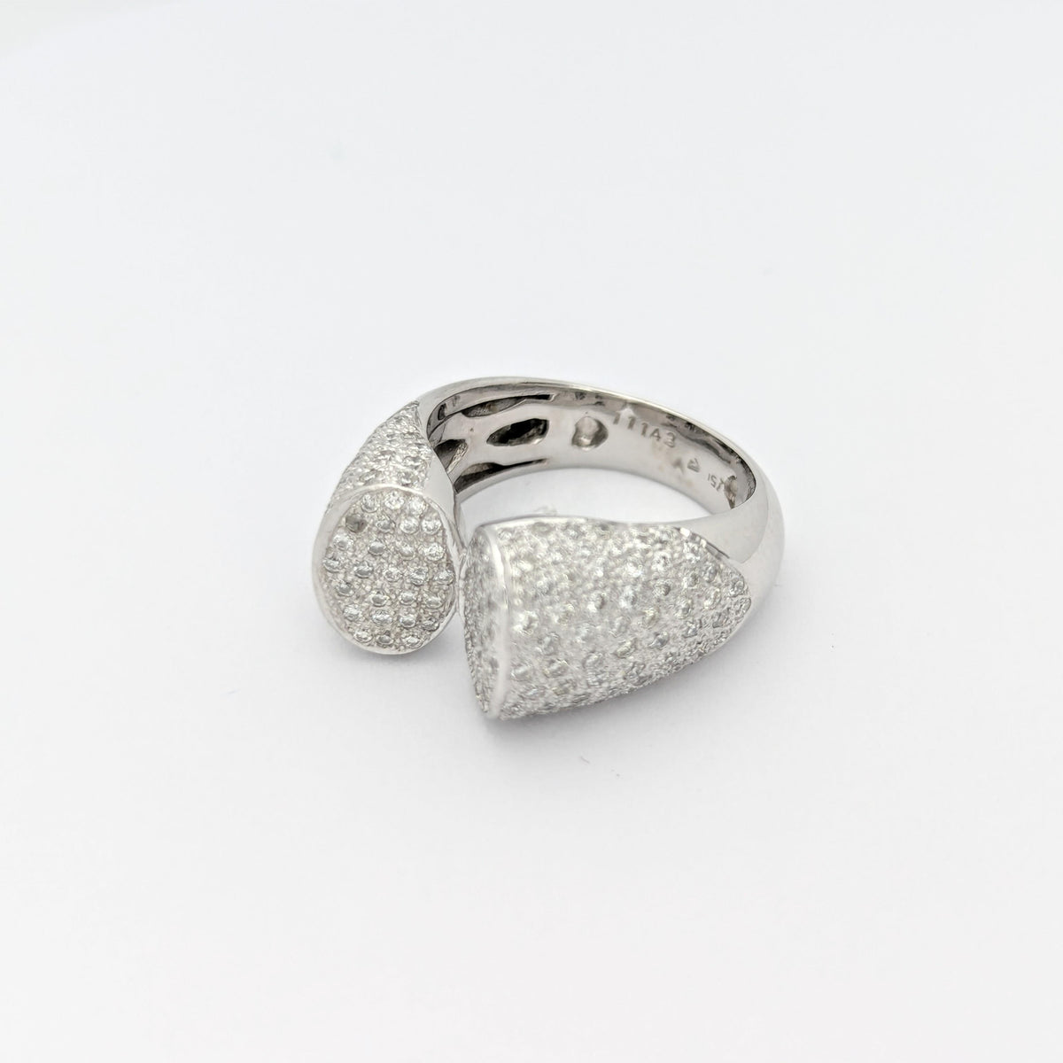 Bague or blanc et pavage diamants