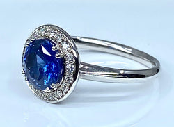 Bague de fiançailles en or blanc 18 carats en saphir et diamants