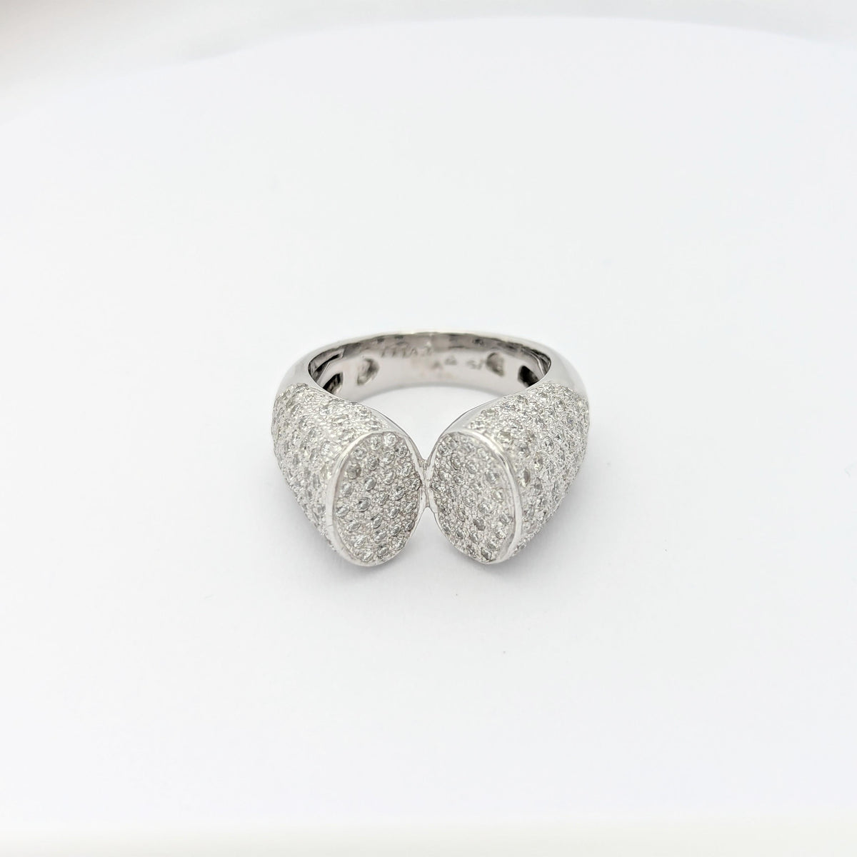 Bague or blanc et pavage diamants