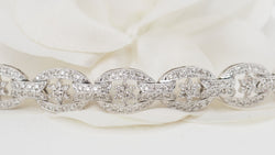 Bracelet ajouré en or blanc et diamants