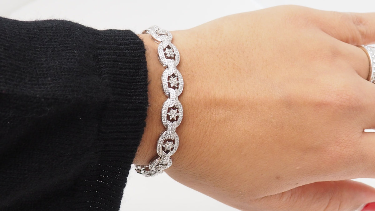 Bracelet ajouré en or blanc et diamants
