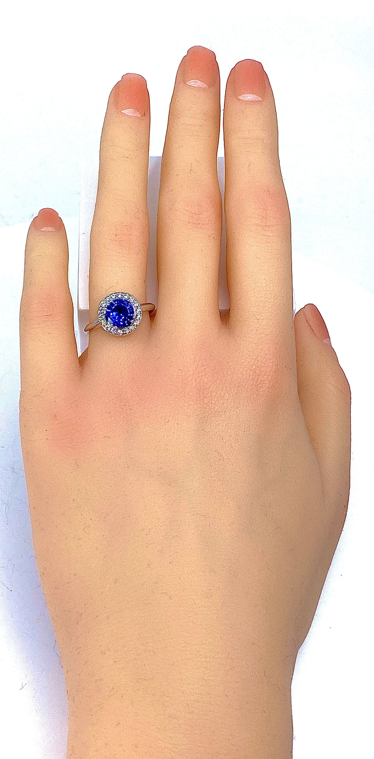 Bague de fiançailles en or blanc 18 carats en saphir et diamants