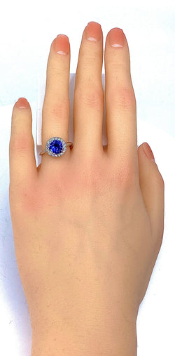 Bague de fiançailles en or blanc 18 carats en saphir et diamants