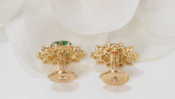 Boucles d'oreilles Puces en or jaune, Emeraudes et diamants