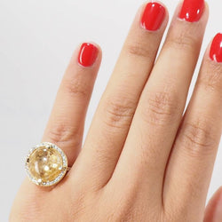 Bague CHAUMET Attrape Moi Galet en or jaune, Quartz rutile et diamants