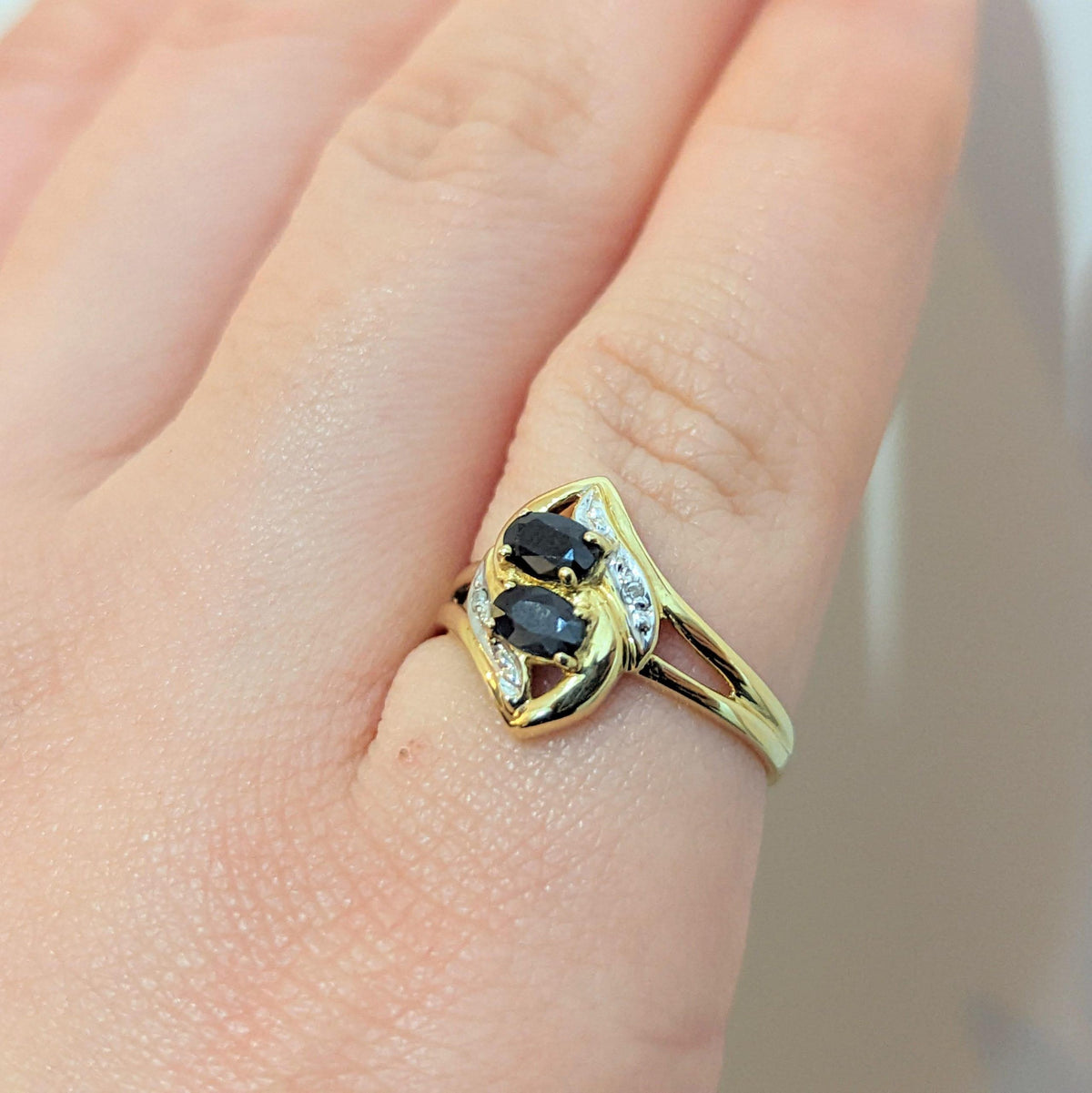 Bague en or jaune diamants et saphirs