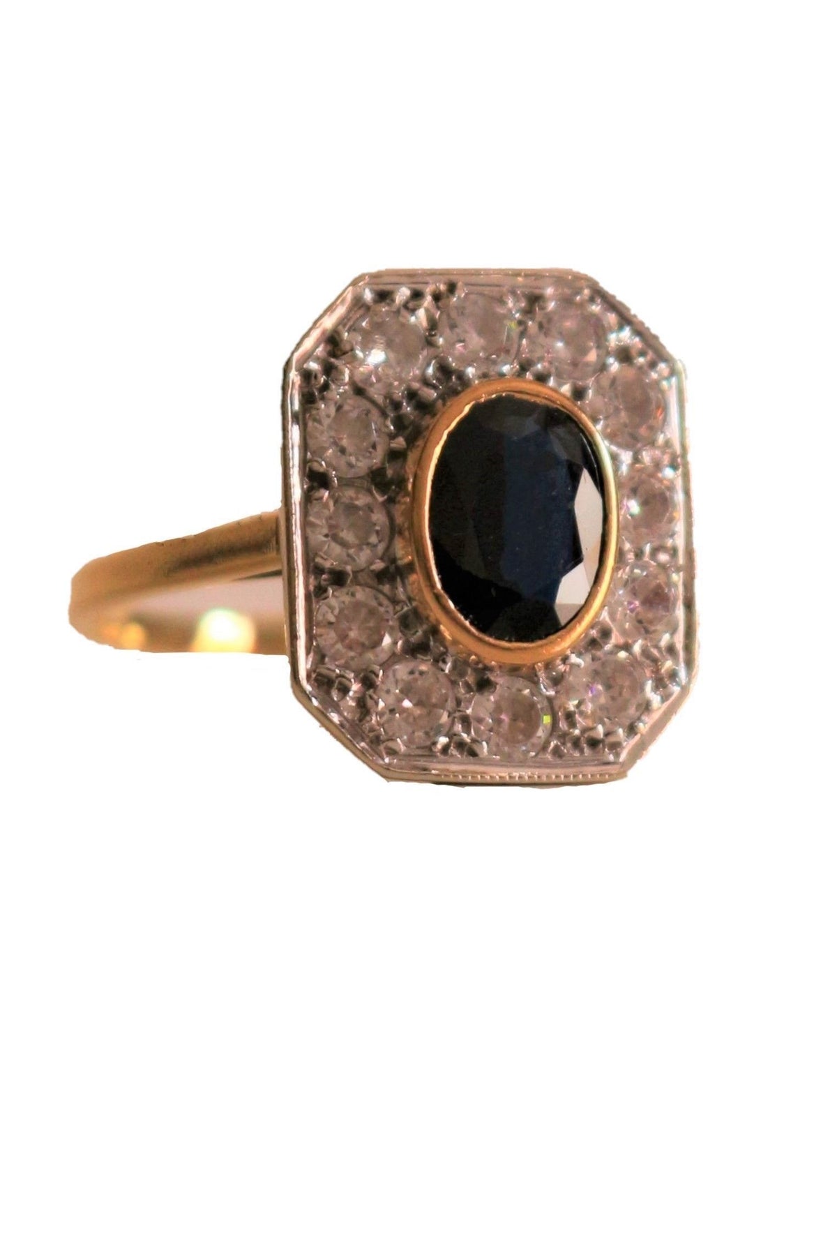 Bague Art Déco Saphir à Pans Coupés