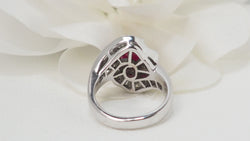 Bague jupe en or blanc, rubis et diamants