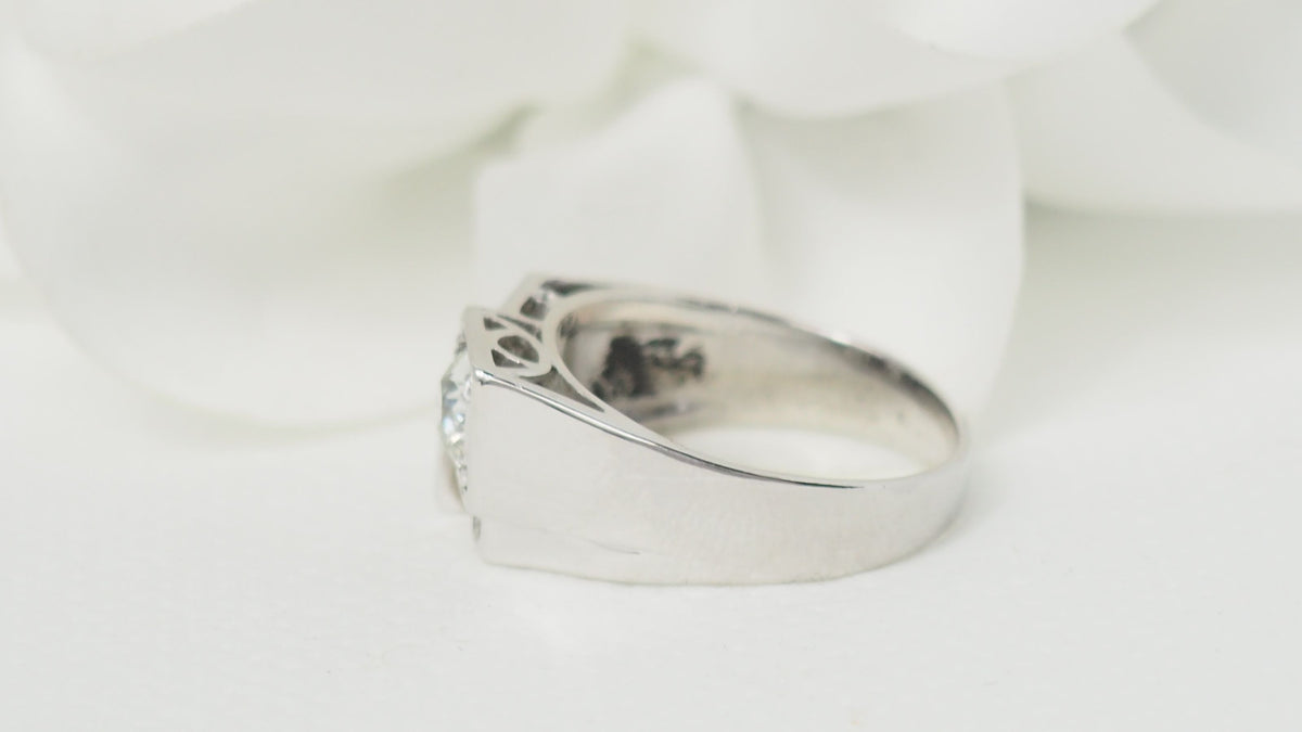 Bague Art Déco en platine et diamants