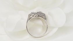 Bague Art Déco en platine et diamants