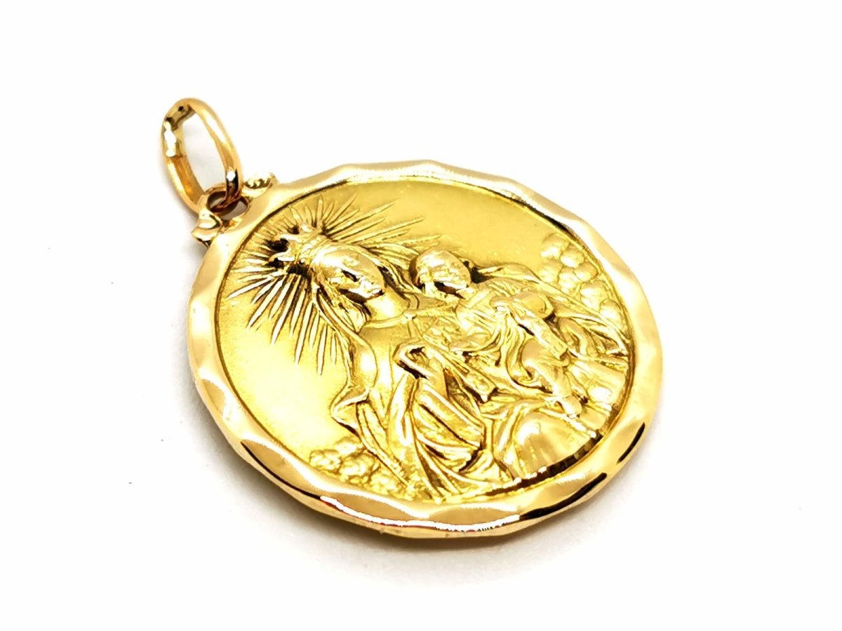 Médaille Christ en or jaune - Castafiore