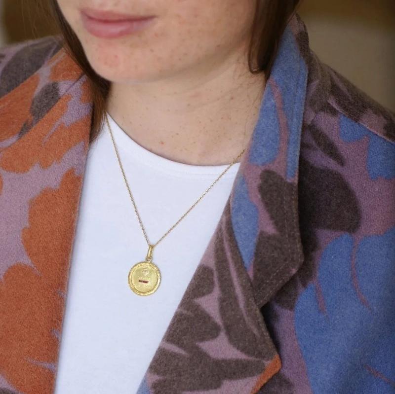 Médaille d'amour Augis or jaune et diamants - Castafiore