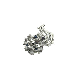 Paire de clip d'oreilles en or gris 18K saphirs ronds facettés - Castafiore