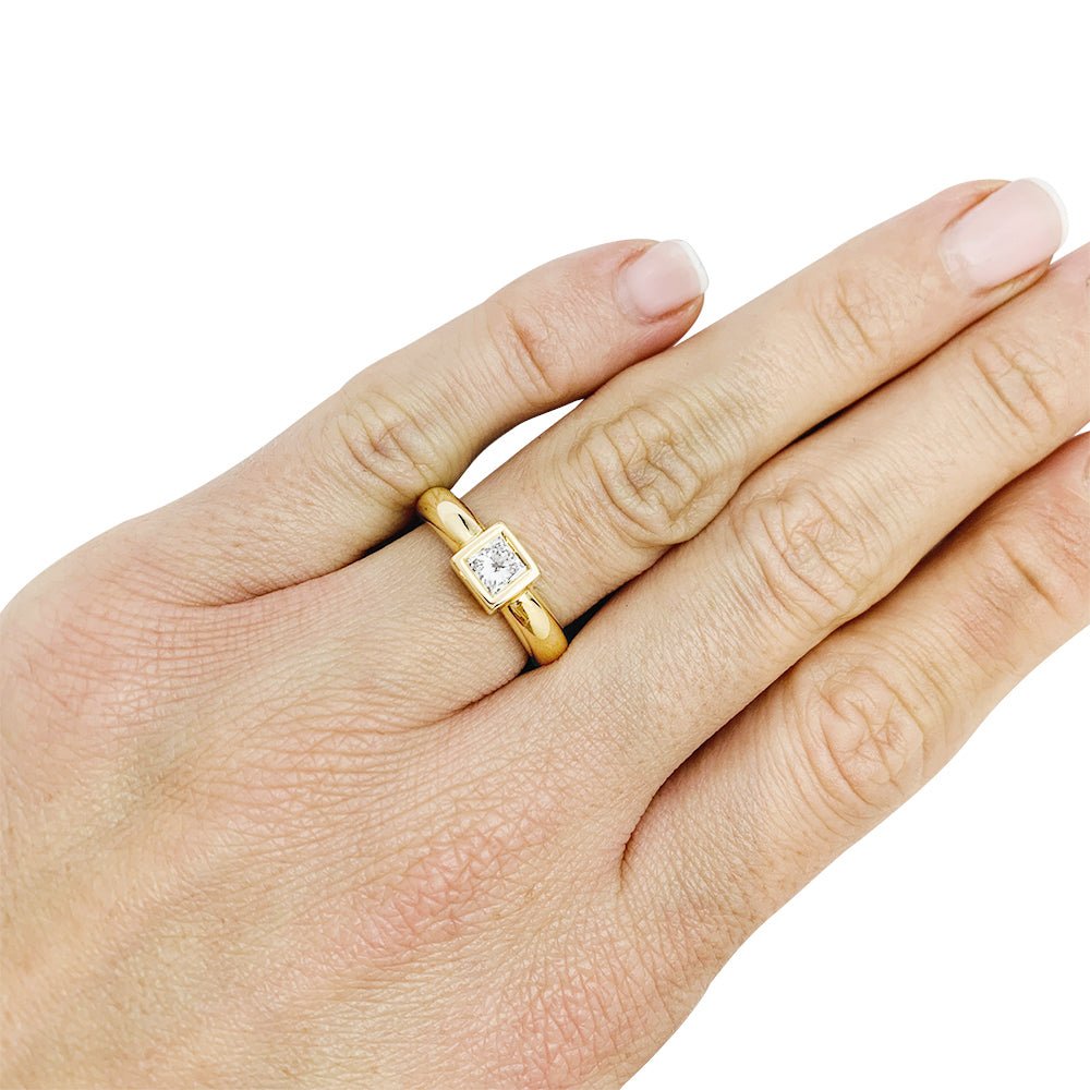 Solitaire FRED Paris diamant princesse, or jaune - Castafiore